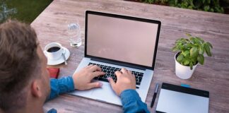 Jak się pisze karetka?