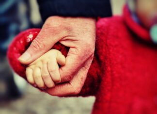 Jak chronic głowę niemowlaka?