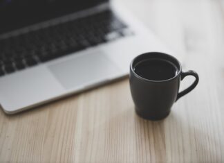 Co trzeba zrobić aby pracować w karetce?