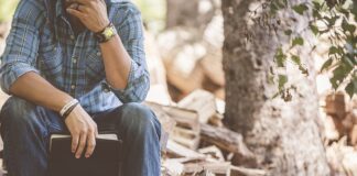 Jak pomóc dziecku nauczyć się siadać?