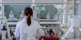 Jak ubrać dziecko w szpitalu po porodzie?