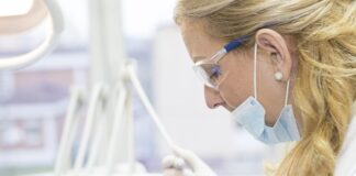 Jak dentysta sprawdza który ząb boli?